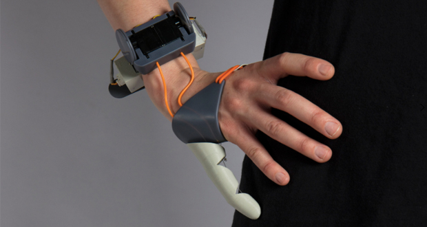 3D printed Third Thumb lends an extra finger