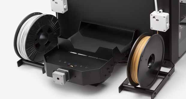 The BS210 3D printer that automatically changes its printing tray