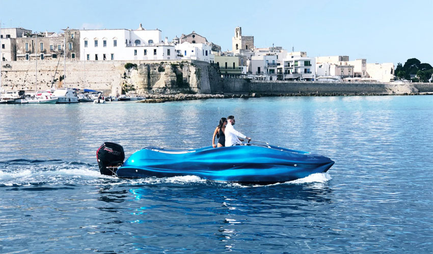 The 3D printed fiberglass boat, MAMBO, finally takes to the open sea