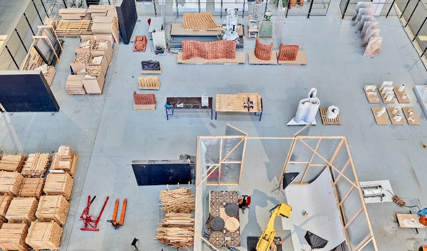 How are 3D printing technologies reshaping design and architecture?