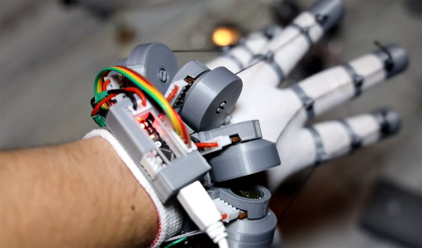 Open-source 3D printed VR gloves for only $22