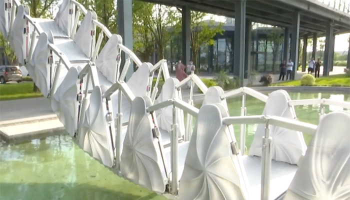 Retractable 3D Printed Bridge