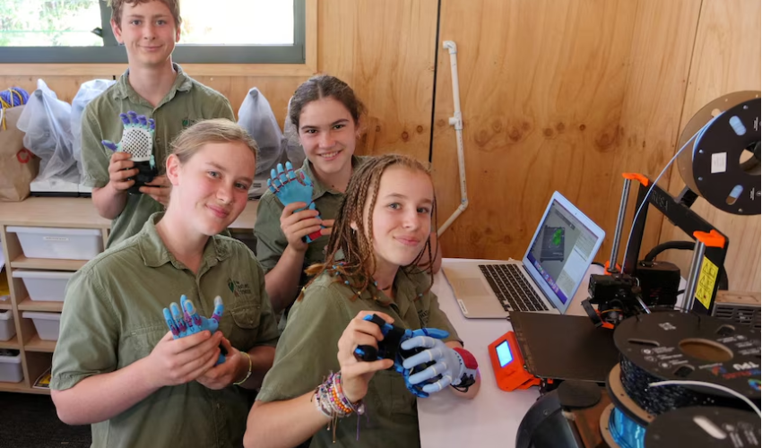 Australian Students 3D Print Prosthetic Hand for Classmate