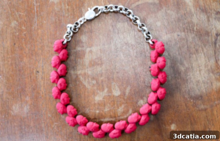 A unique bracelet featuring organic forms, designed with 3D printing technologies by Caroline Auraix