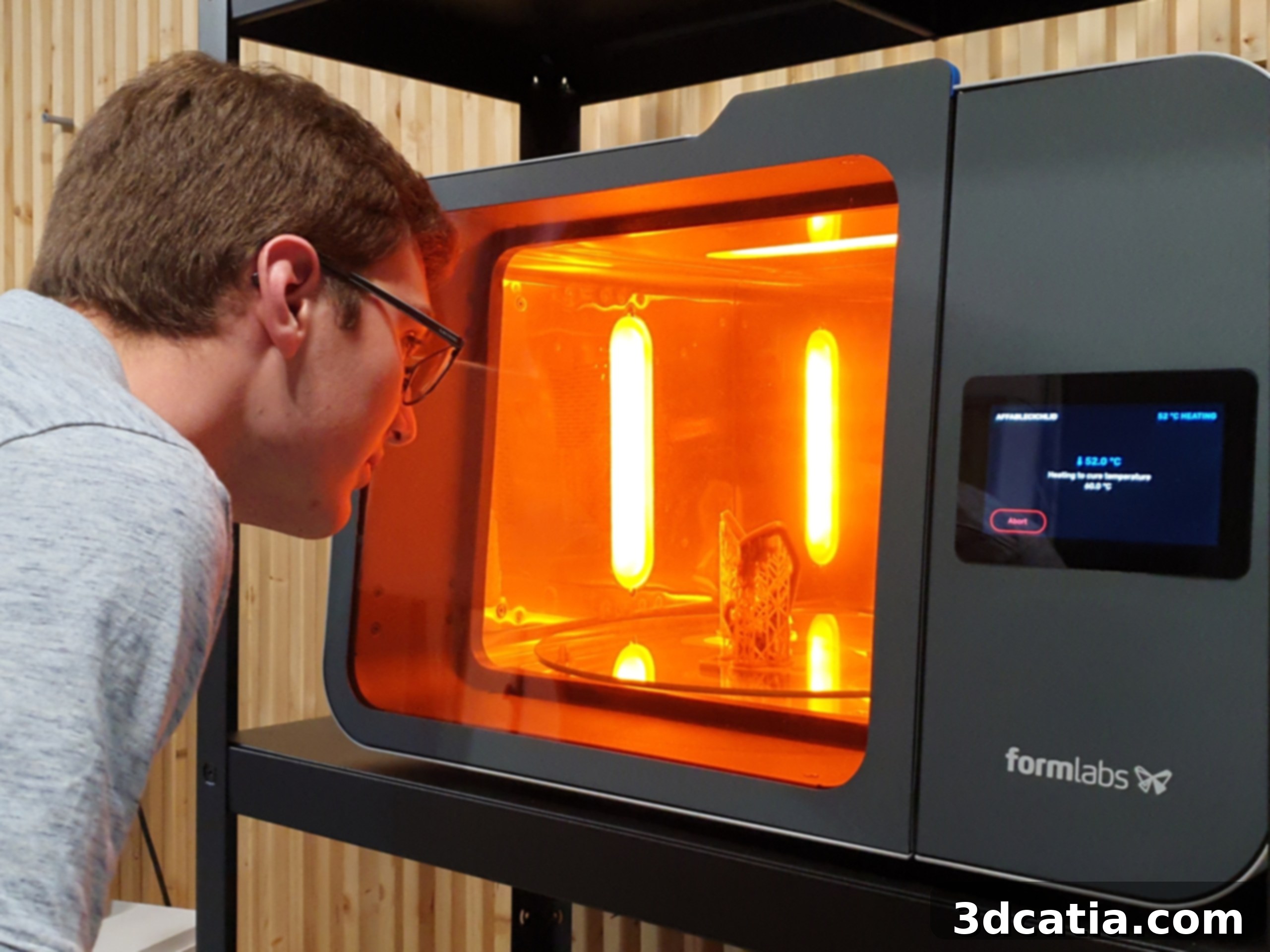 The Cure L ensures uniform and optimal post-polymerization for Form 3L prints.