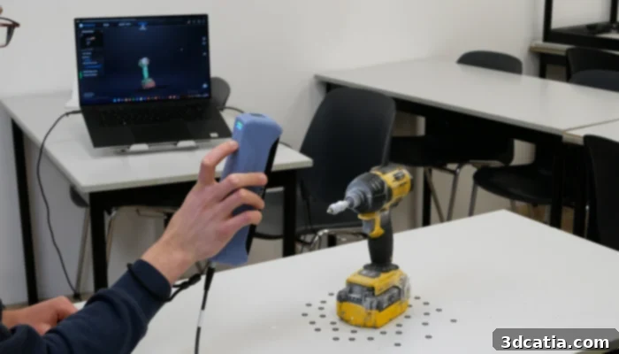 SHINING 3D Einstar scanning an object