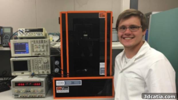 Massey engineer Juan Schutte with the cornea 3D-printer