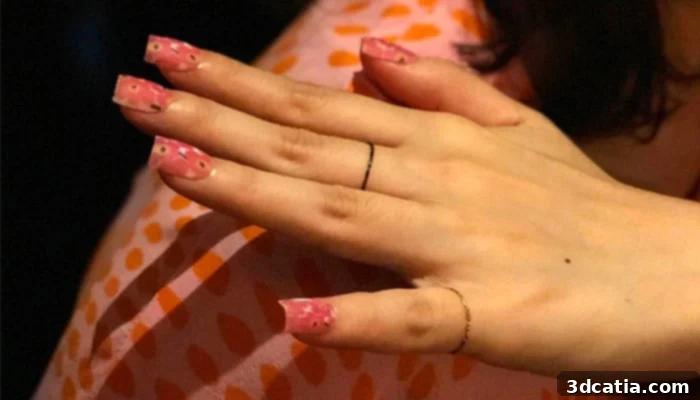 Custom 3D printed nails by Mani.me