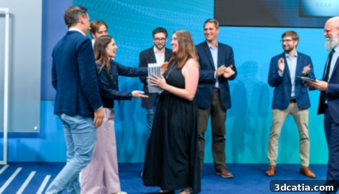 Stephanie Willerth receiving Formnext 2024 Startup Award
